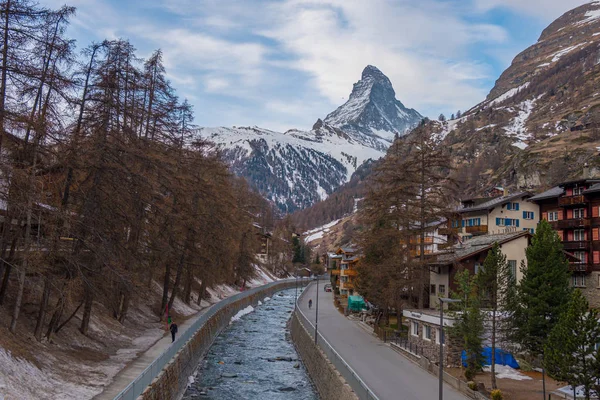 Matterhorn and city of Zermatt, Switzerland — Stock Photo, Image