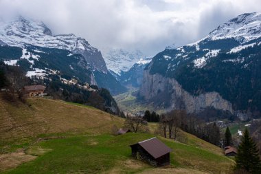 Lauterbrunnen köyünün havadan görünümü, Isviçre