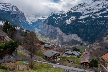 Lauterbrunnen köyünün havadan görünümü, Isviçre