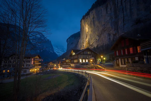Lauterbrunnen village at night, Switzerland — Stock Photo, Image