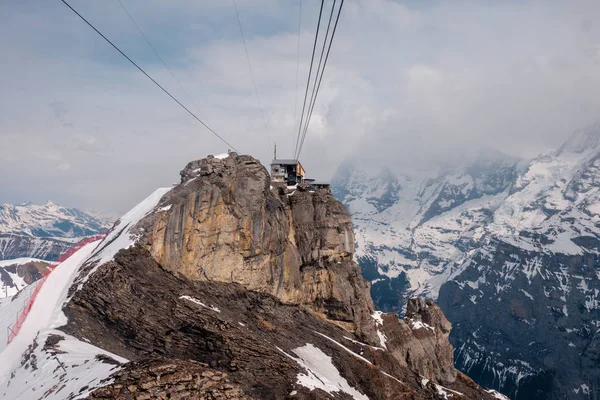 Na šířku kolem vrcholu Schilthorna, Švýcarsko — Stock fotografie
