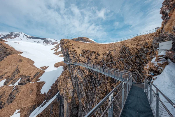 Spacer klifem w Grindelwald First, Szwajcaria — Zdjęcie stockowe