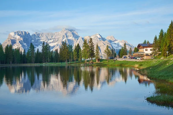 Lago Antorno, Italia — Foto de Stock