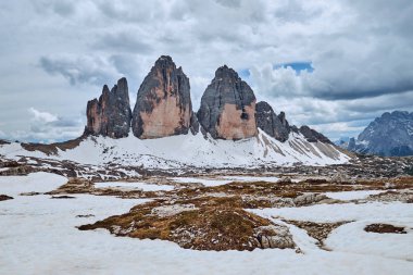 Tre Cime di Lavaredo çevresindeki manzara, Dolomitler, İtalya