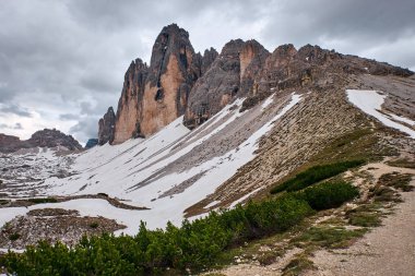 Tre Cime di Lavaredo çevresindeki manzara, Dolomitler, İtalya