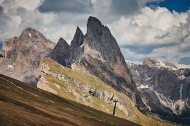 Seceda tepesinin etrafındaki manzara, Dolomitler, İtalya