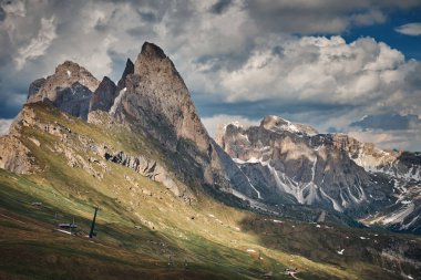 Seceda tepesinin etrafındaki manzara, Dolomitler, İtalya