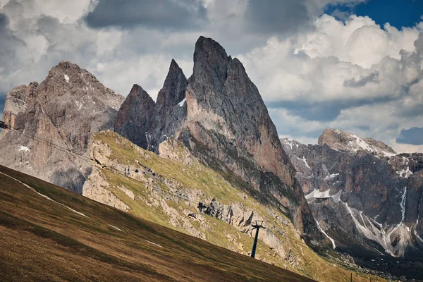 Le paysage autour du sommet du pic Seceda, Dolomites, Italie — Photo