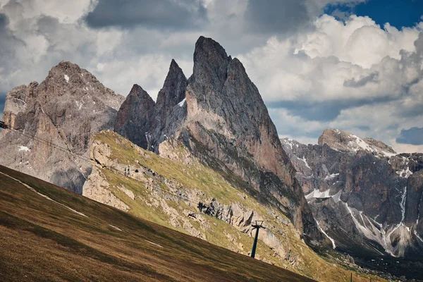 Seceda tepesinin etrafındaki manzara, Dolomitler, İtalya