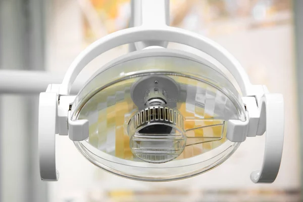 Dental Ljus Att Lysa Upp Patienten Drift — Stockfoto