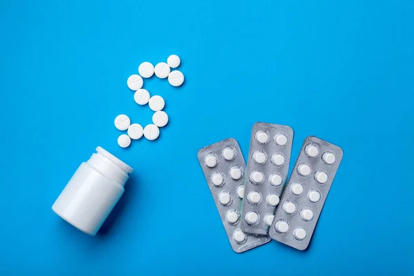 Segno Dollaro Pillole Vicino Una Bottiglia Plastica Con Adesivi Farmaci — Foto Stock