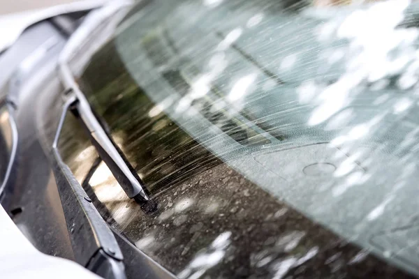 Windshield Wipers Dirty Car Dust Smeared Swamp Close — Stock Photo, Image