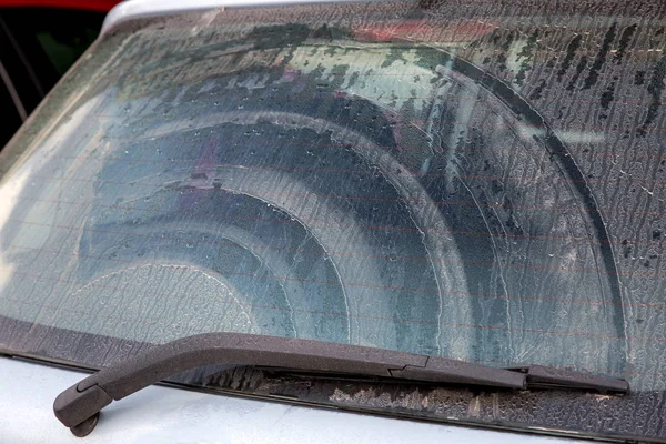 Špinavé Auto Zadní Okno Zakryté Blátem Zblízka — Stock fotografie