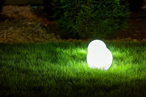 Backyard Garden Light Lantern Electric Lamp Sphere Diffuser Green Grass — Stock Photo, Image