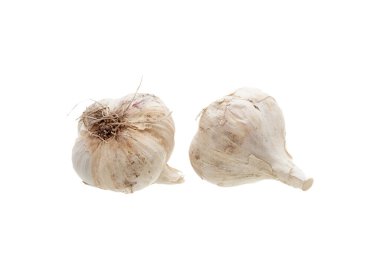 Sarımsak soğanı. Taze kokulu sebze. Beyaz arka planda izole edilmiş yemek pişirmek için iki olgun malzeme..