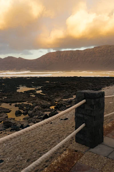 Pathway Lanzarote Beach View Mountains Clouds Vertical — Stock Photo, Image