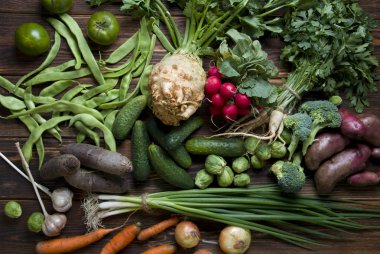 Ahşap doğal taze sebze.