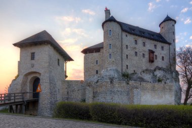 Bobolice güzel kalede görünümünü. Czestochowa bölge, Polonya.