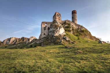 Olsztyn tarihi kalenin kalıntıları. Czestochowa, Polonya.