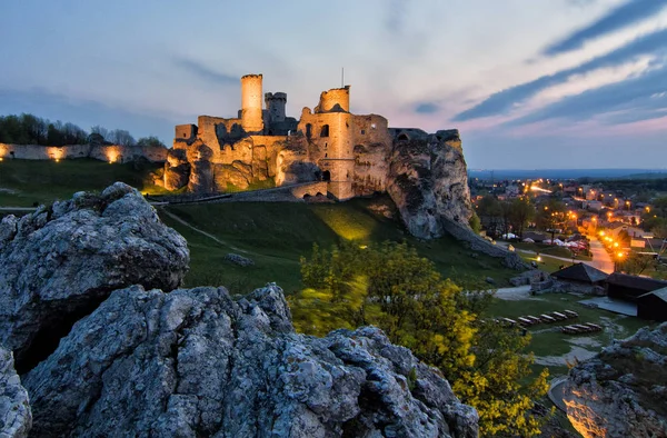 中世纪城堡的 Ogrodzieniec 斯托霍瓦地区 图库图片