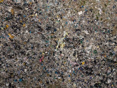 Çevre kirliliği. Büyük çöp yığını drone uçan hava üstten görünüm fotoğrafın. Çöp yığını içinde çöp dökümü veya depolama.