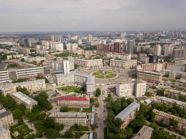 Luftaufnahme Alter Und Neuer Russischer Gebäude Der Nähe Des Kreisverkehrs — Stockfoto