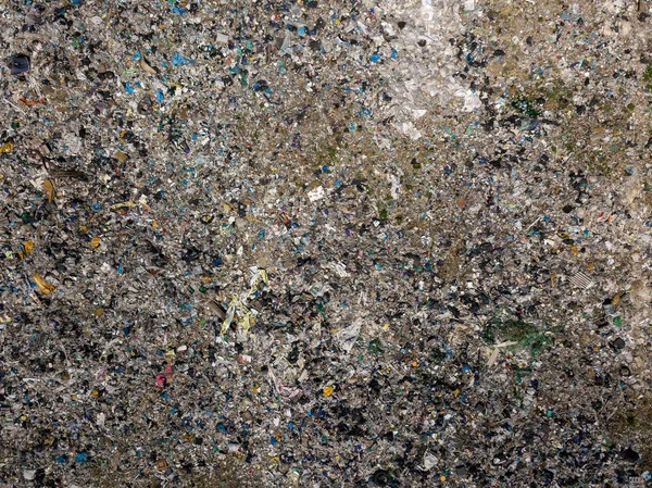 Çevre kirliliği. Büyük çöp yığını drone uçan hava üstten görünüm fotoğrafın. Çöp yığını içinde çöp dökümü veya depolama.