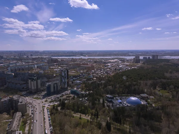 Nuages Dans Ciel Bleu Avec Forêt Sous Eux Novossibirsk Russie — Photo