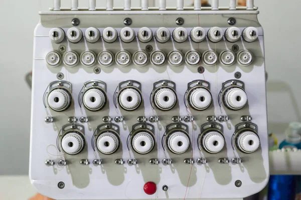 Alimentador Rosca Uma Máquina Costura Industrial — Fotografia de Stock