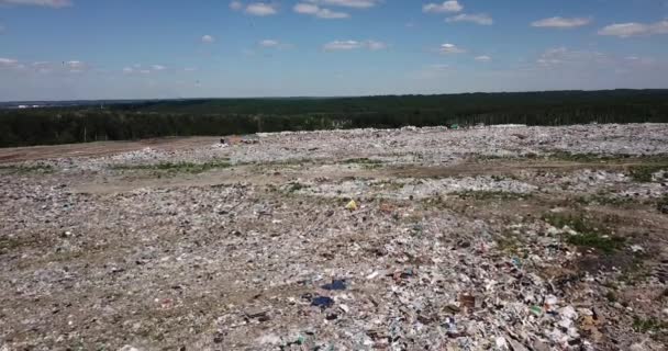 Terbang Atas Banyak Sampah Tempat Pembuangan Sampah Dekat Kota Novosibirsk — Stok Video