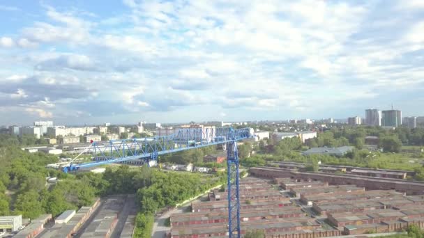 Aerial Video Raised Construction Crane Blue Sky White Clouds Summer — Stock Video