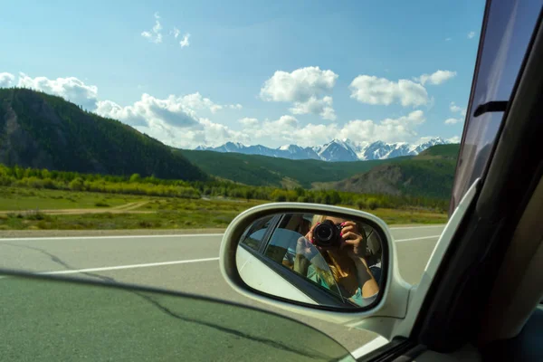 Reflection Mirror Riding White Car Photographer Who Makes Photo Large — Stock Photo, Image