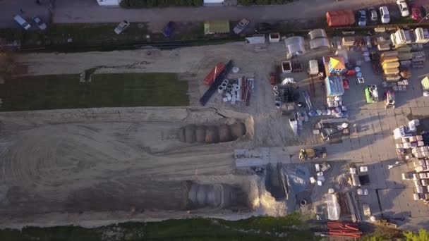 Uma Escavadora Amarela Canteiro Obras Carrega Cimento Pedra Esmagada Balde — Vídeo de Stock