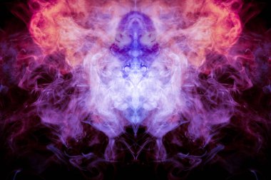 Pembe bir arka plan, kırmızı ve beyaz dalgalı duman bir hayaletin kafa şekli veya mistik görünümü bir siyah bir adam yere izole. Vape Buhar parlak soyut desen.