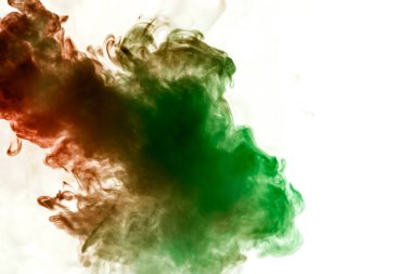 Arka plan beyaz izole zeminde koyu yeşil ve kırmızı dalgalı duman. Vape Buhar soyut desen.