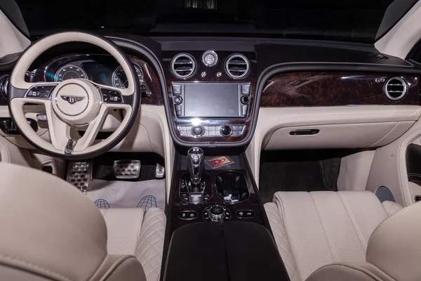 Nowosybirsk Rosja Widok Wewnątrz Bardzo Drogich Luksusowych Nowy Czarny Bentley — Zdjęcie stockowe