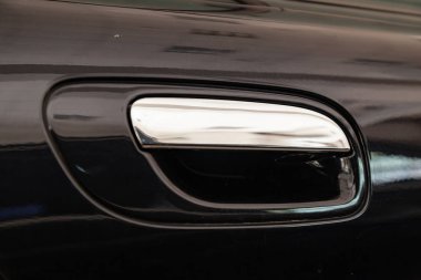 Kapalı siyah ön kapı kolu krom o yapılan görüntülemek