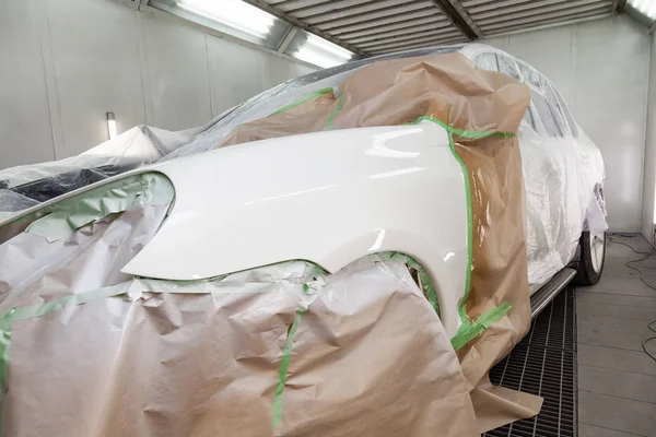 Malowanie samochodów części ciała biały fender kierowcy w — Zdjęcie stockowe