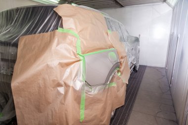 Tarafta öğe çamurluk ve kanat yakıt t ile kısmi boya