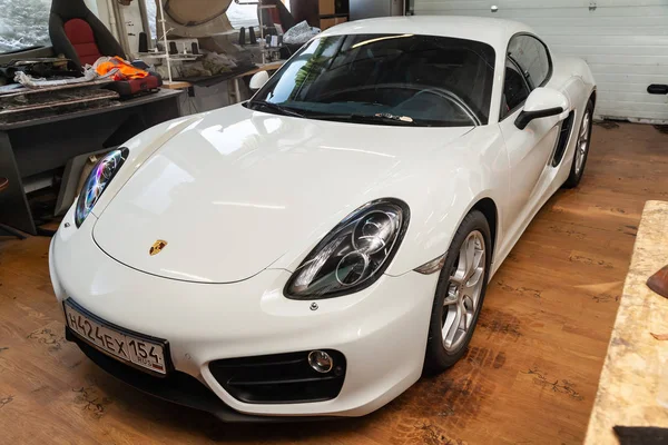 Front view of luxury very expensive new white Porsche Cayman cou — Stock Photo, Image
