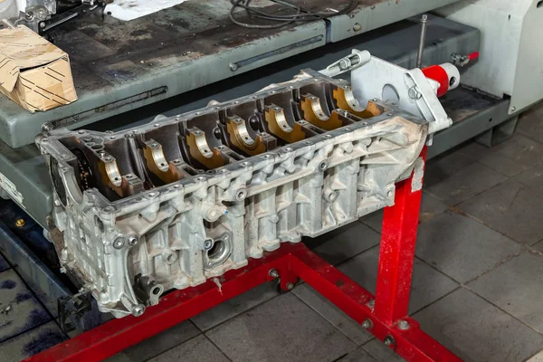 Replacement engine used on a crane mounted for installation on a — Stock Photo, Image
