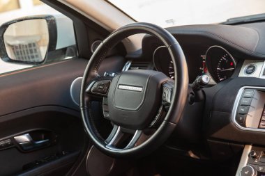 Pano ve Ste ile Land Rover Evoque iç görünümü