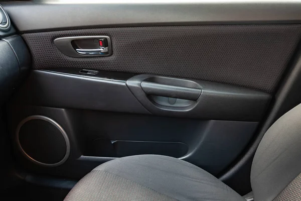 O interior do carro com vista para o painel, assentos, spe — Fotografia de Stock