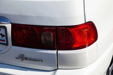 Toyota Ipsum arka stop lambası görünümü 1998 yıl beyaz renkli afte