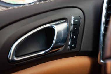Araba Porsche Cayenne iç 958 2011 yıl bir vie ile