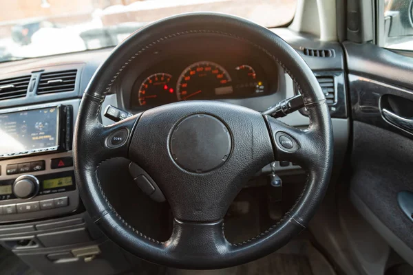 Uitzicht op de zwarte kleur interieur van SUV auto met voor stoelen, St — Stockfoto