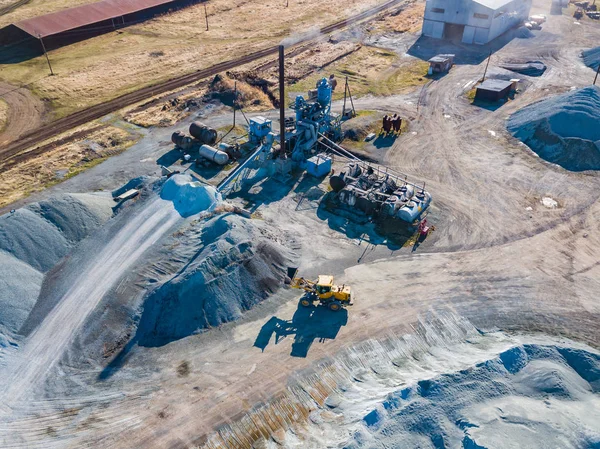 Vue aérienne d'une petite usine pour le frottement de production et de nettoyage — Photo