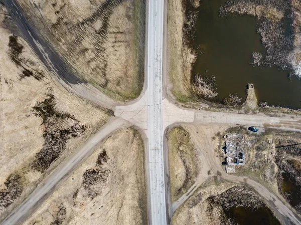 Tのアスファルトと地上道路の交差点の航空写真 — ストック写真
