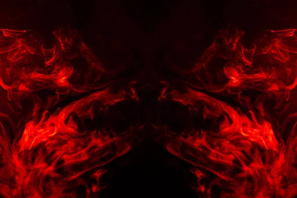 Rauch in verschiedenen orangen und roten Farben in Form von Horror i — Stockfoto