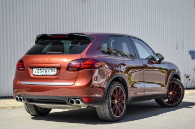 Porsche Cayenne arka görünümü 958 2013 temiz sonra kahverengi renkte